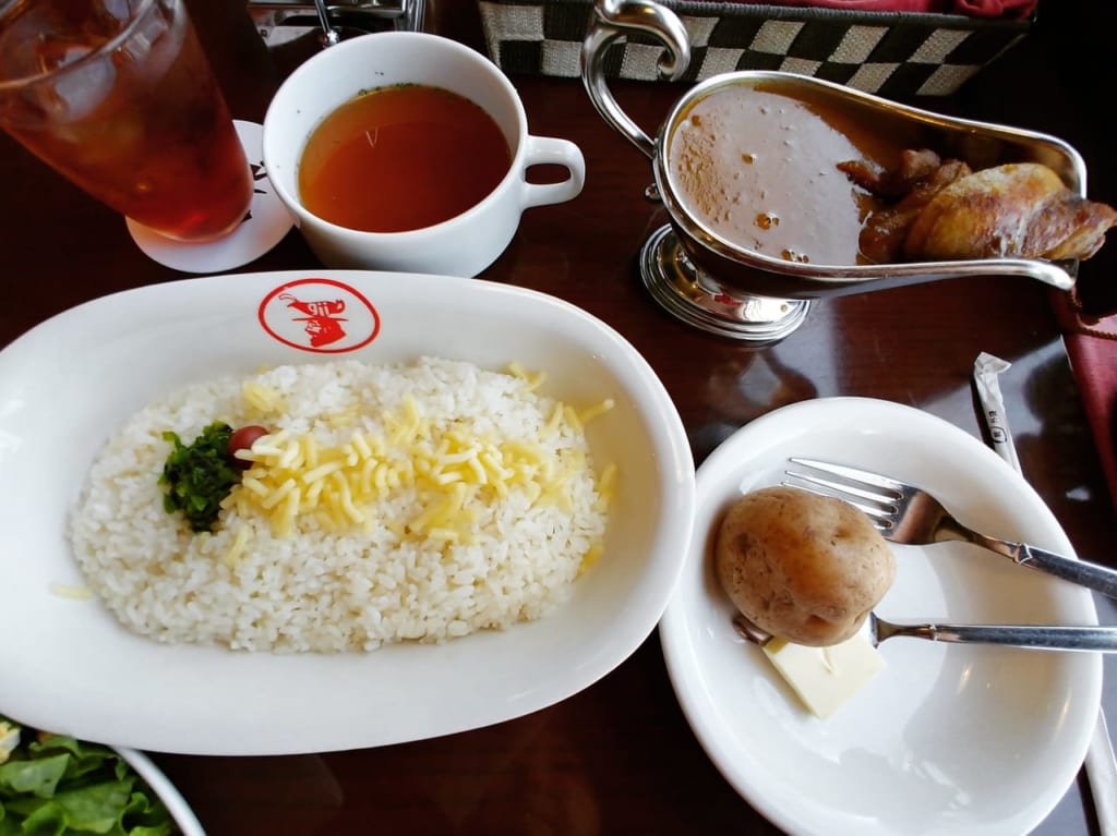 欧風カレーgiiのチキンカレーセット