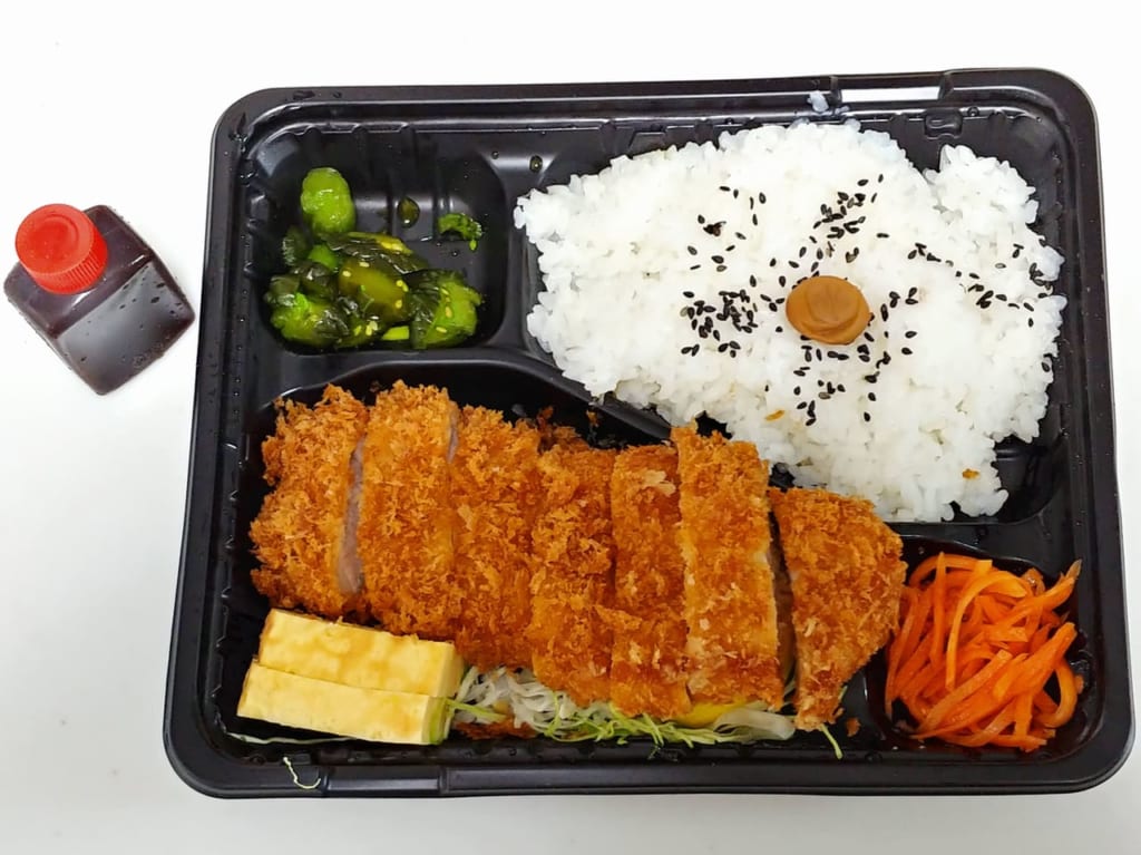 東大宮「BOX」の特製ロースカツ弁当