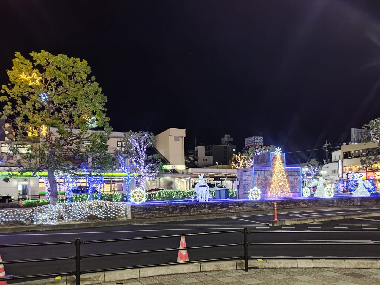 東大宮駅東口 イルミネーションの様子