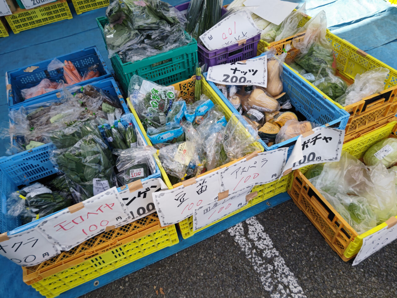 岩槻安穏朝市　野菜販売