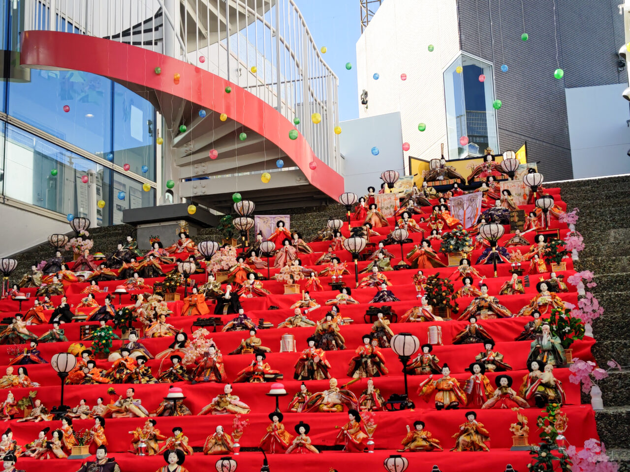 ひな人形の階段飾り 2025年