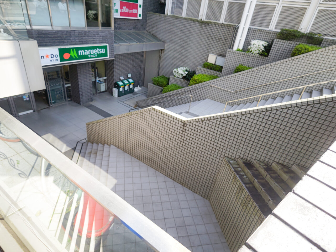 WATSU東館地下1階ステージ