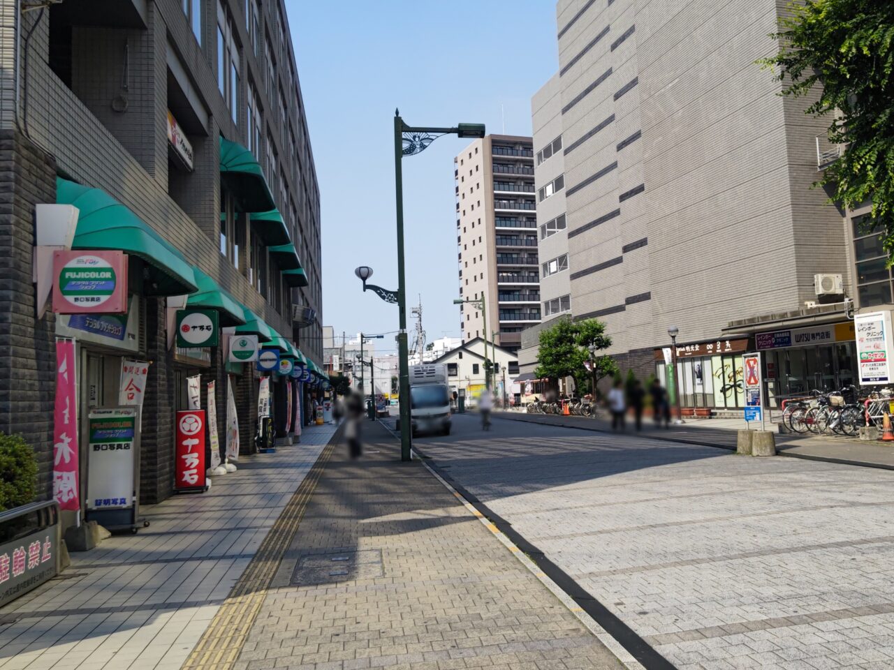 岩槻駅東口前クレセントモール