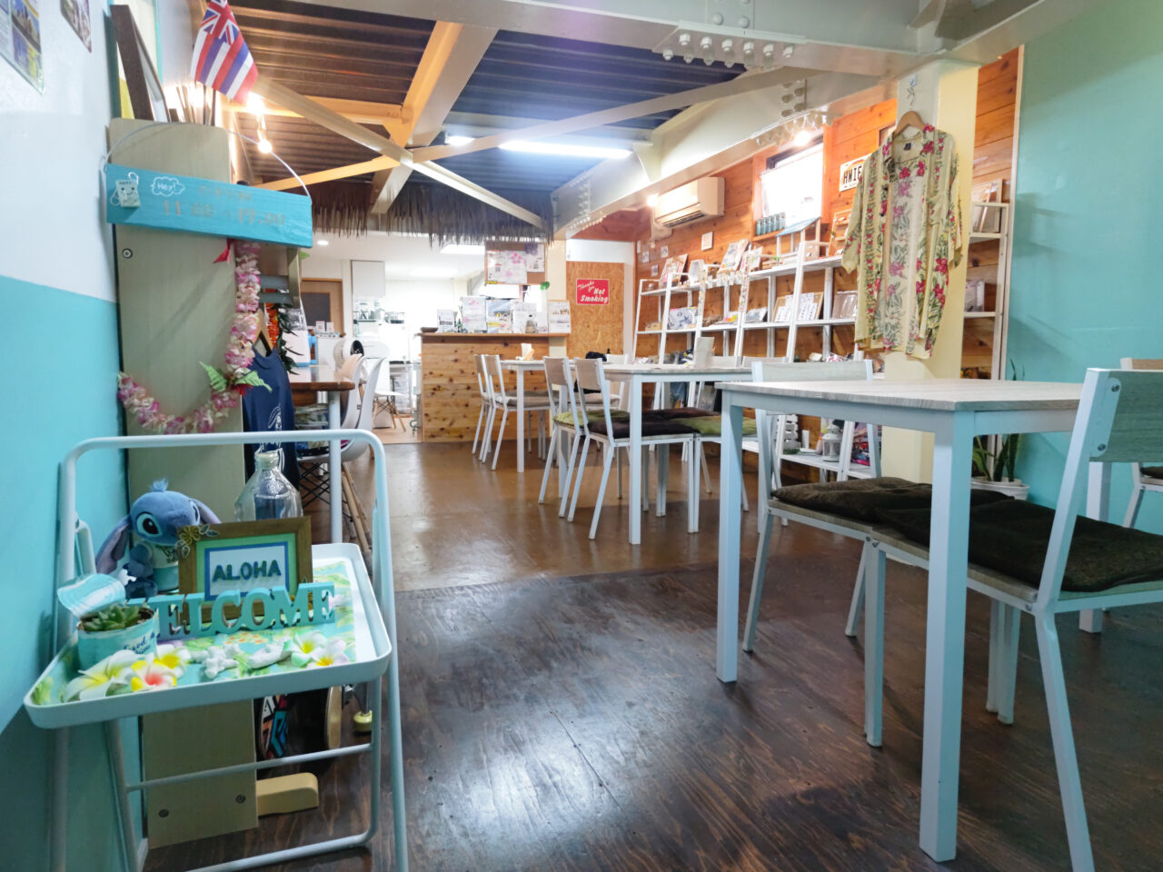 ハワイアンカフェ efy 店内
