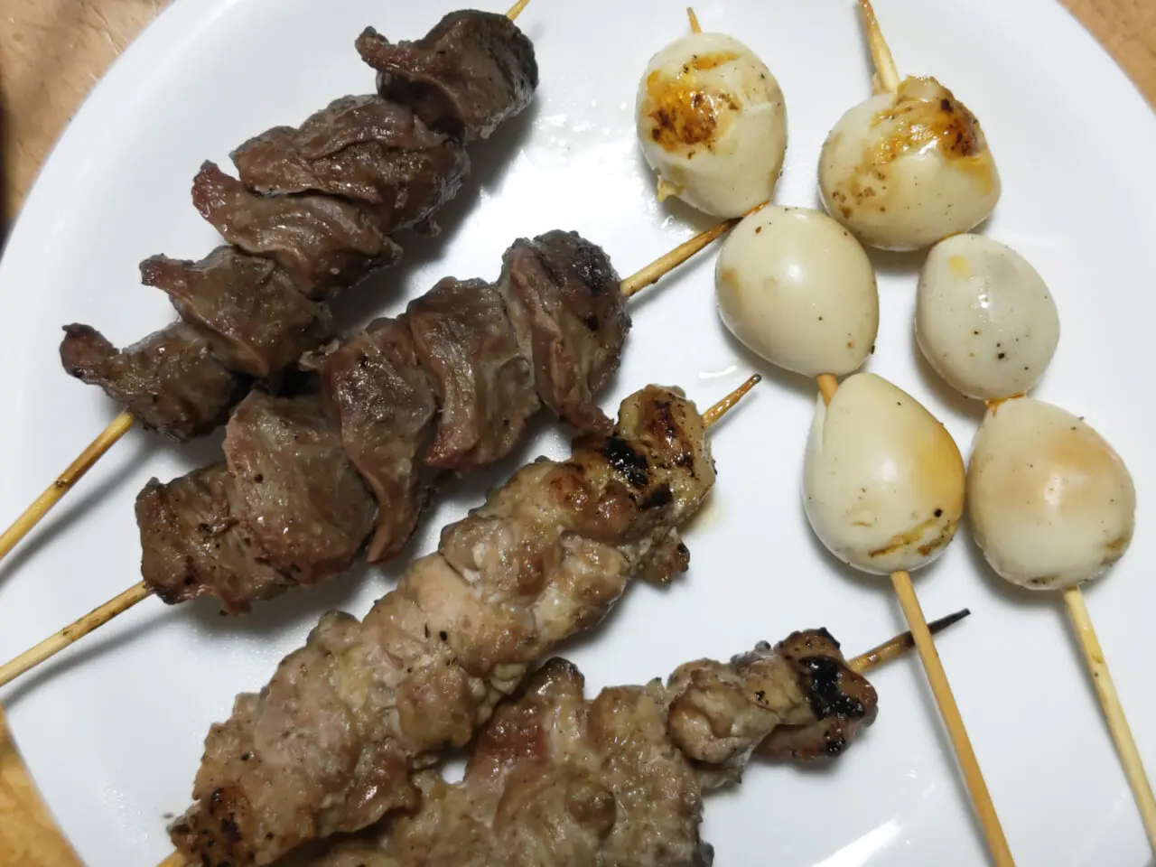 焼鳥 炭火焼鳥うずら