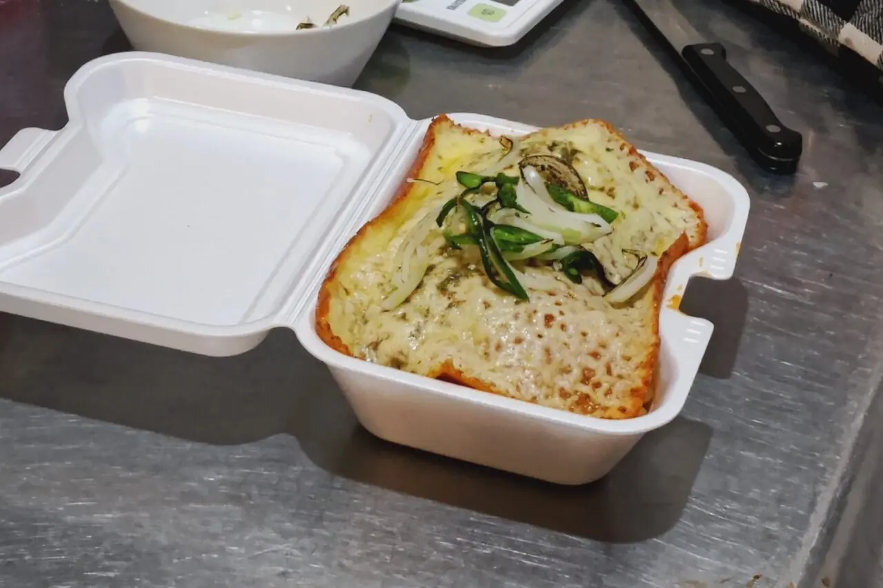 元祖わらじチーズナポリタン