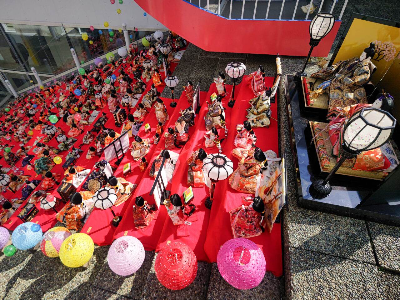 ひなまつり@人間総合科学大学 ひな人形の階段飾り 2026