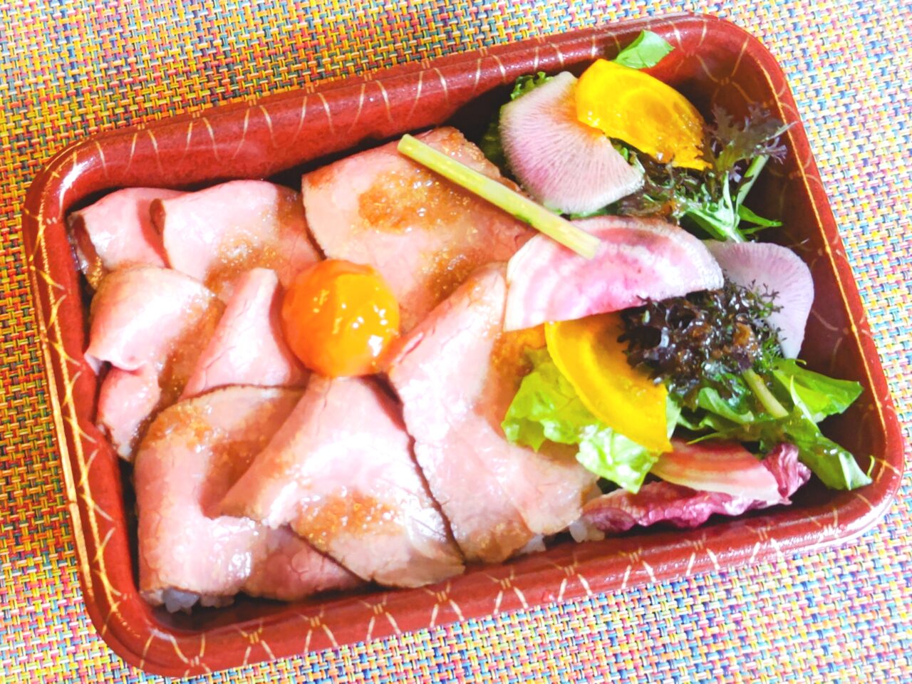 ローストビーフ丼 「おくゆき」