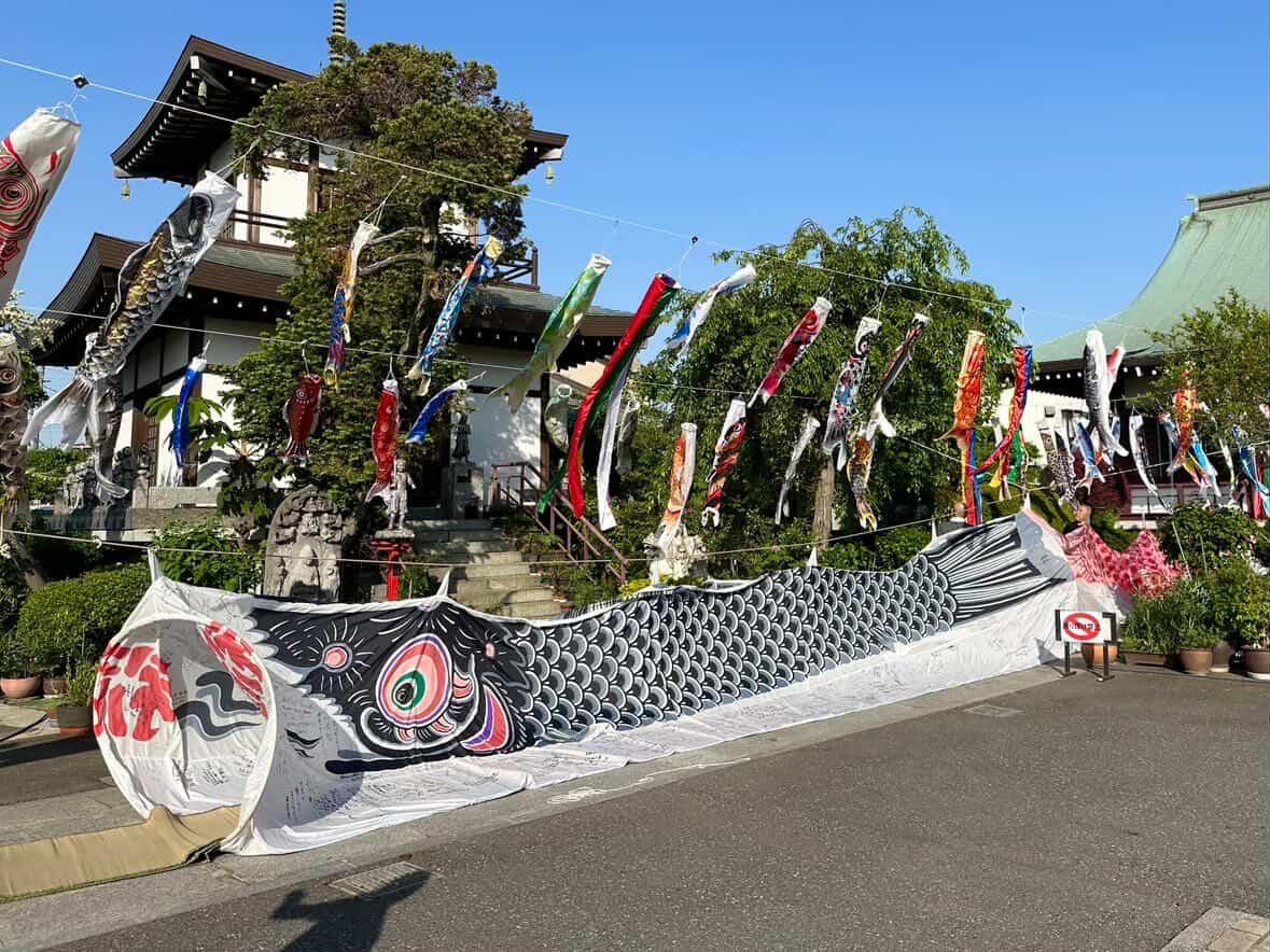 岩槻大師 胎内くぐり